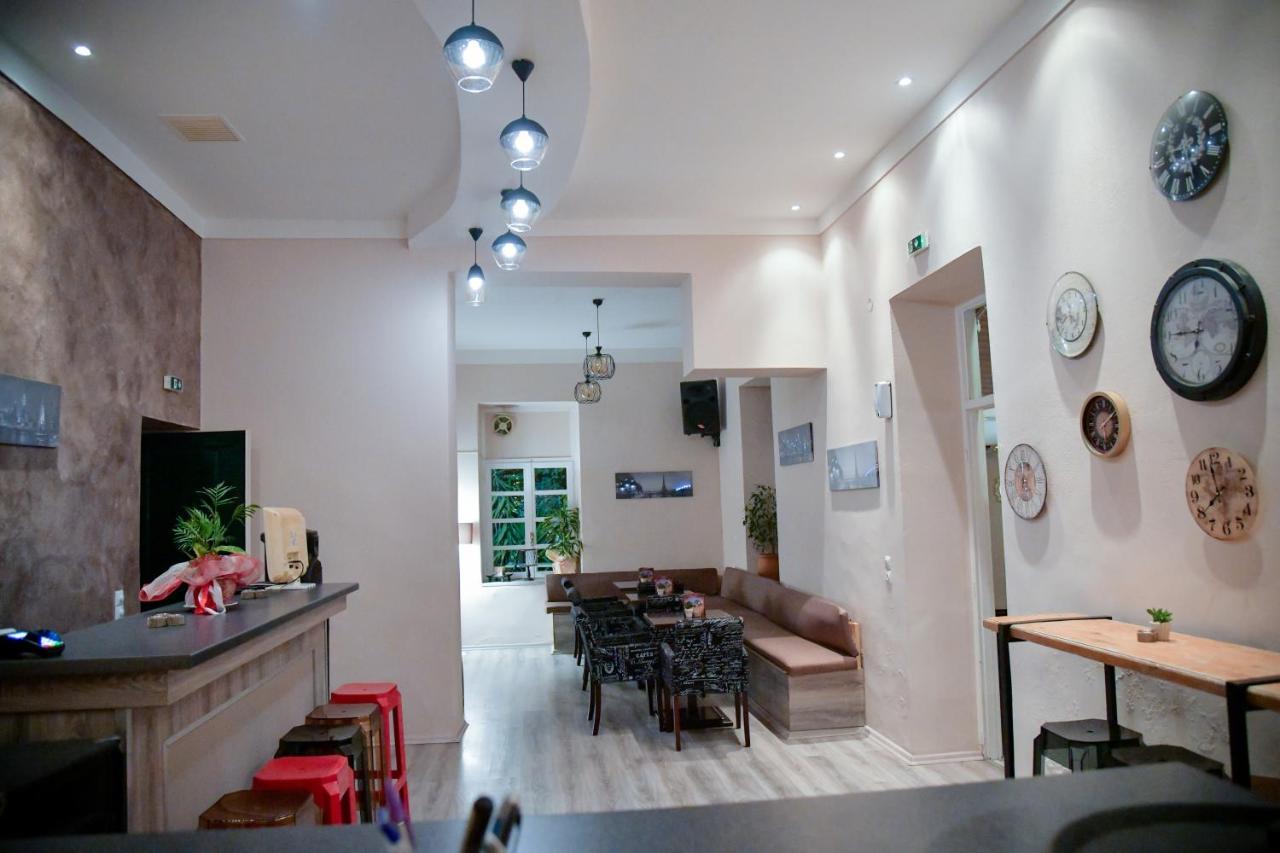 Loutrópolis Thermís Palataki Studios מראה חיצוני תמונה